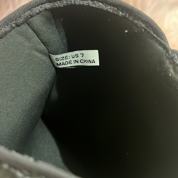 Juicy couture grey boots size 7 - Picture 9 of 9